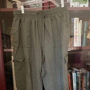 Cropped cargo pants